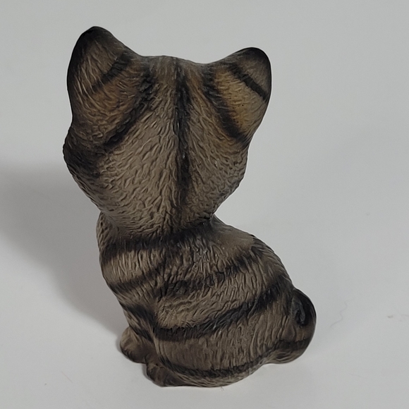 Handpainted Realistic Vtg Tabby Cat Kitten Figurine 🐈 The Harvey Knox Kingdom - Picture 3 of 9
